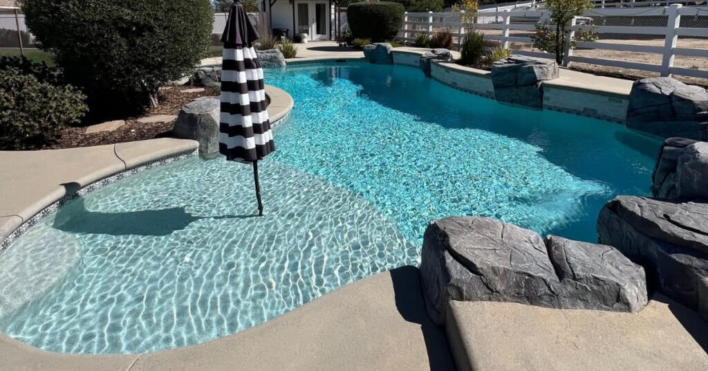 Baja Shelf if pool with umbrella