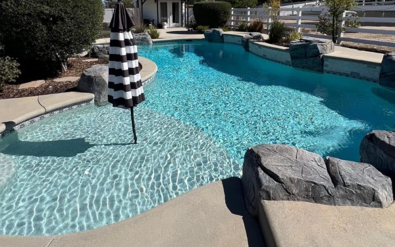 Baja Shelf if pool with umbrella